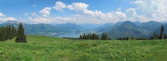 Der Wolfgangsee im Salzburgerland ist ein Wanderparadies