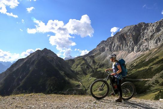 Schon die Auffahrt zur Hütte ist grandios.
